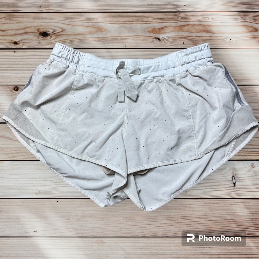 lululemon hotty hot shorts size 6